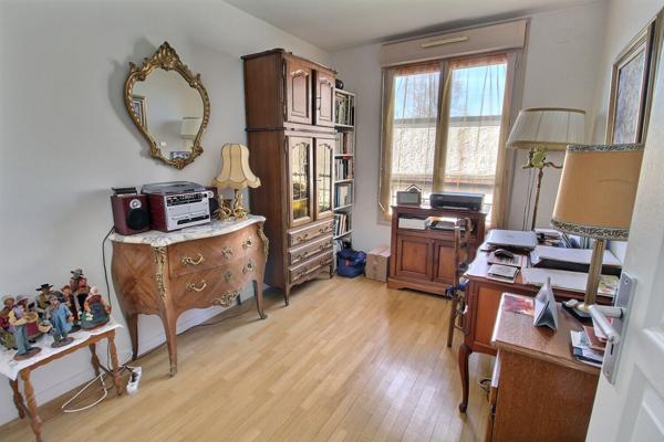 Appartement Le Mesnil Saint Denis 4 pièces dans une résidence récente