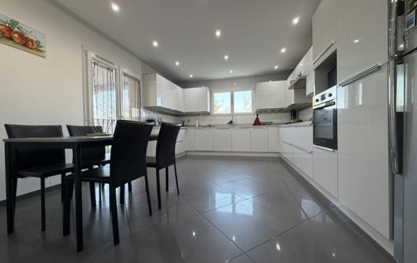 Vente Villa plain pied 125m² parfait état neuf Pont-de-beauvoisin   