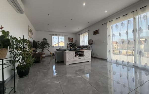 Vente Villa plain pied 125m² parfait état neuf Pont-de-beauvoisin   