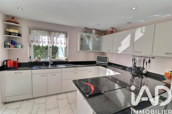 Maison à vendre 5 pièces 187 m² Cotignac