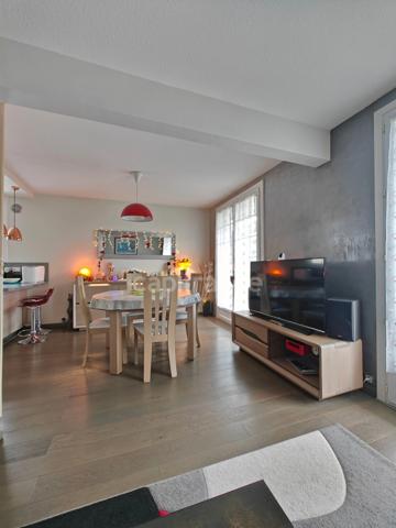 Maison à vendre 5 pièces exposition Sud avec VUE SUR LAC