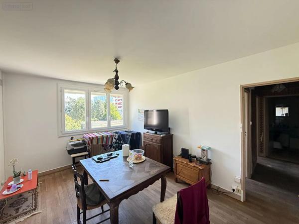 Achat - Appartement Saint-Jacques-de-la-Lande 35136 2 pièces 41 m 2
