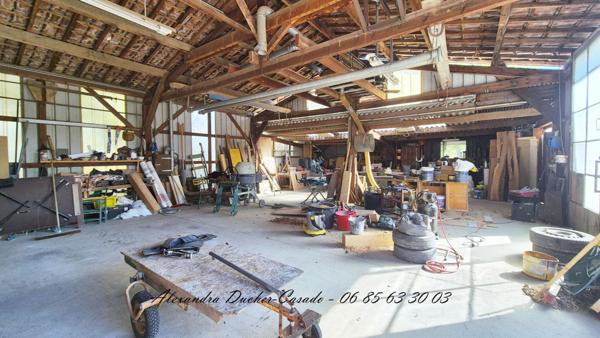 Maison d'habitation avec atelier et annexes