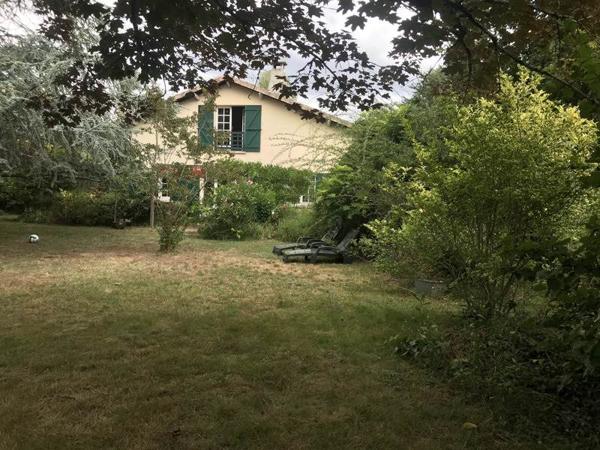 Maison à vendre |  Carignan-de-Bordeaux |  6 pièces | 160 m²