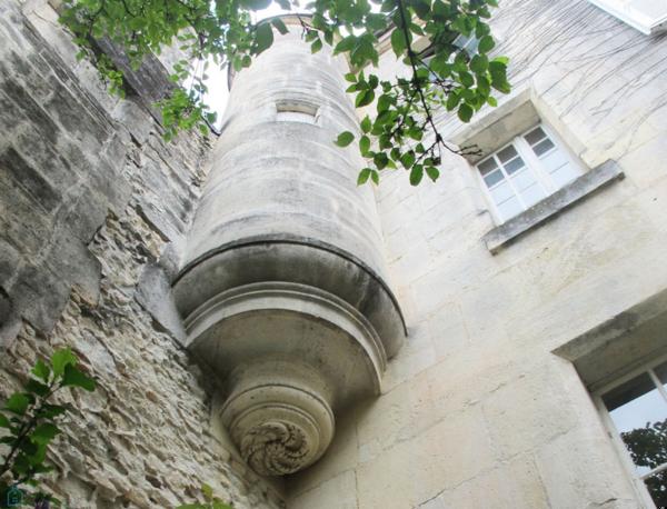 HOTEL PARTICULIER DE 195 M² AVEC JARDIN