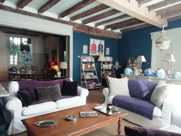 HOTEL PARTICULIER DE 195 M² AVEC JARDIN