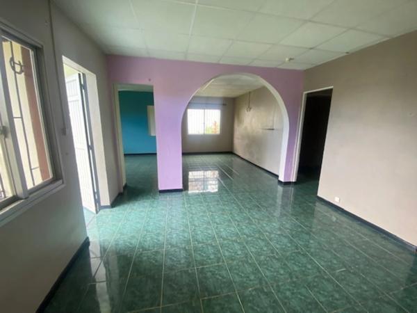 SAINTE CLOTILDE (97490) Maison (à rénover) T4 de 82 m² sur parcelle 263 m²