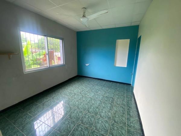 SAINTE CLOTILDE (97490) Maison (à rénover) T4 de 82 m² sur parcelle 263 m²