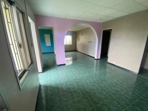 SAINTE CLOTILDE (97490) Maison (à rénover) T4 de 82 m² sur parcelle 263 m²