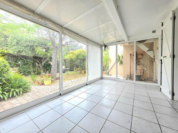 Maison  6 pièce(s) 130 m2 PLAIN PIED