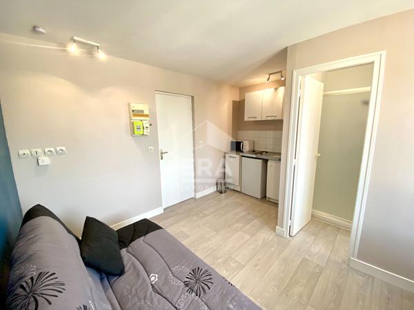 STUDIO MEUBLE A LOUER - BLOIS - REFAIT A NEUF, PROCHE CENTRE-VILLE, LYCÉES ET ECOLES