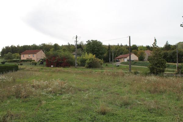 terrain constructible  tres proche de neufchateau