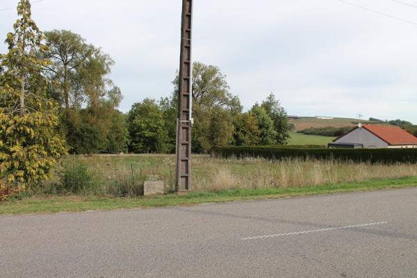terrain constructible  tres proche de neufchateau