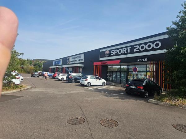 Baume-les-Dames – Local commercial à louer de 680 m² (570 m² de surface de vente) – Emplacement n°1, près de Marie Blachère, Action et Lidl