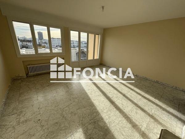 Location Appartement 4 pièces 100.65 m² - LE COURBET Lyon 69003