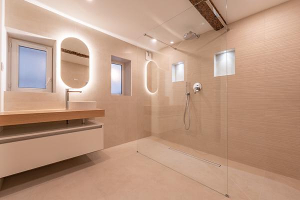 Nice (06300) APPARTEMENT VIEUX NICE REFAIT A NEUF AVEC PATIO