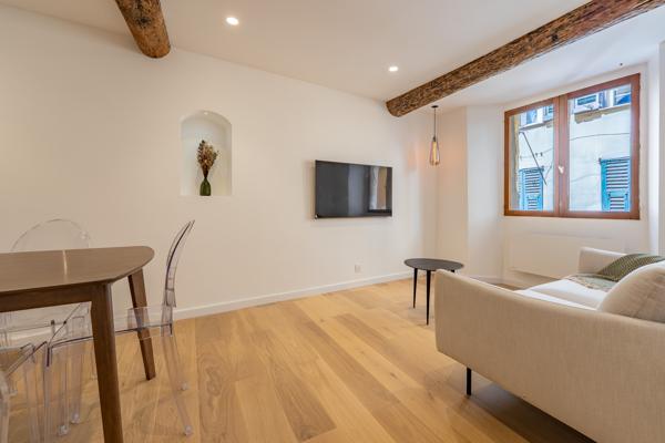 Nice (06300) APPARTEMENT VIEUX NICE REFAIT A NEUF AVEC PATIO