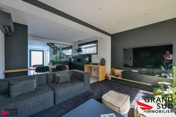 Maison contemporaine T4. terrasse. stationnements