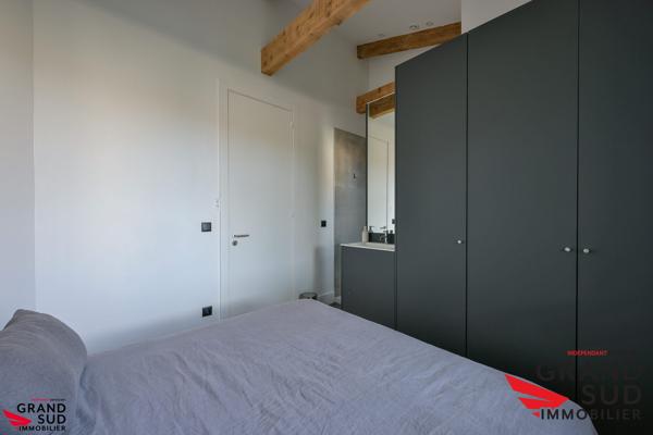 Maison contemporaine T4. terrasse. stationnements