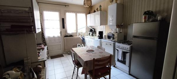 79200 PARTHENAY MAISON DE VILLE AVEC LOCATAIRE EN PLACE