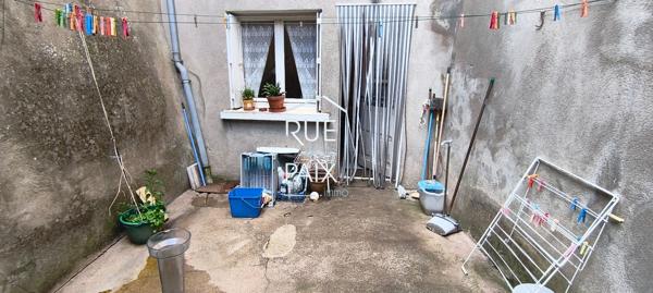 79200 PARTHENAY MAISON DE VILLE AVEC LOCATAIRE EN PLACE