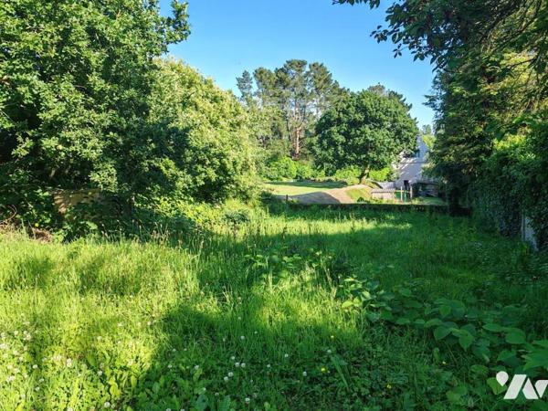 2048 - MAISON EN PIERRES RENOVEE AU CENTRE BOURG