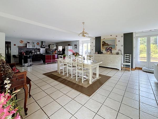 Longère rénovée 313 m² 6 chambres 4 suites parentales-calme-campagne-idéal gites