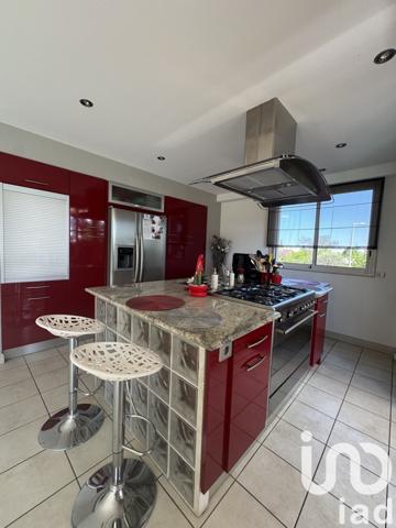 Maison 8 pièces de 220 m² à Saint-Doulchard (18230)