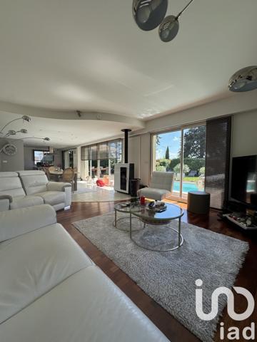 Maison 8 pièces de 220 m² à Saint-Doulchard (18230)