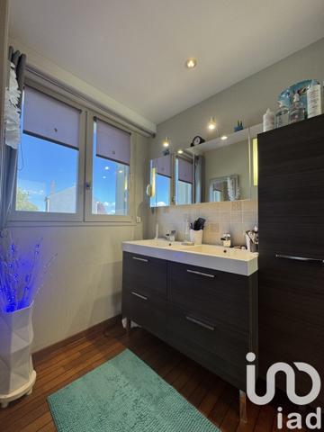 Maison 8 pièces de 220 m² à Saint-Doulchard (18230)