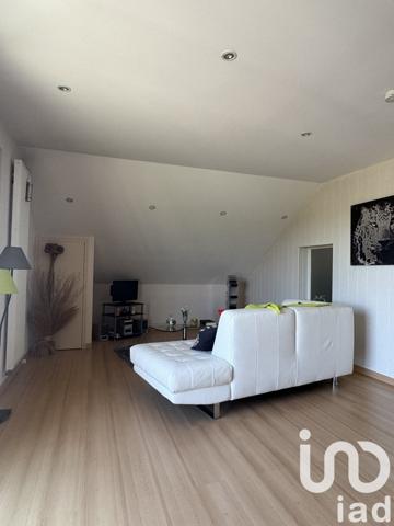 Maison 8 pièces de 220 m² à Saint-Doulchard (18230)