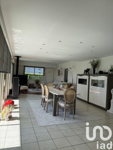 Maison 8 pièces de 220 m² à Saint-Doulchard (18230)