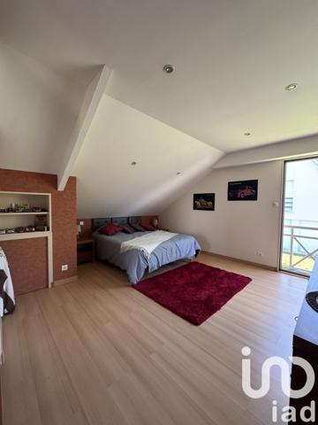 Maison 8 pièces de 220 m² à Saint-Doulchard (18230)