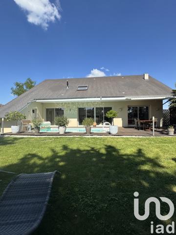 Maison 8 pièces de 220 m² à Saint-Doulchard (18230)