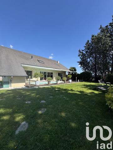 Maison 8 pièces de 220 m² à Saint-Doulchard (18230)