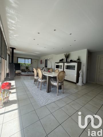 Maison 8 pièces de 220 m² à Saint-Doulchard (18230)