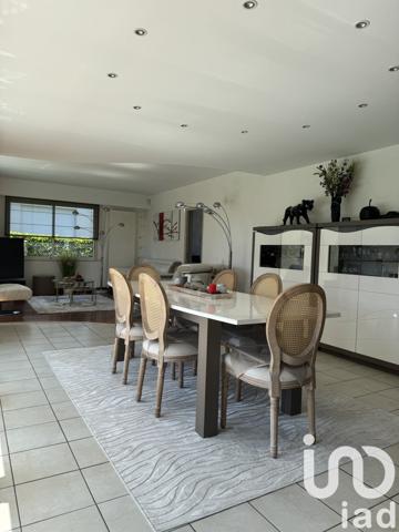 Maison 8 pièces de 220 m² à Saint-Doulchard (18230)