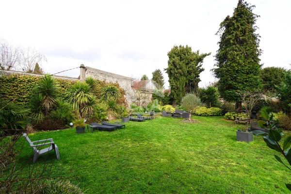 Maison d'architecte Evry Courcouronnes 9 pièce(s) 278 m2