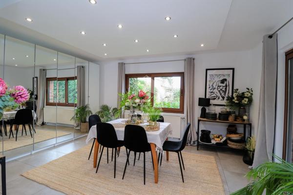 Maison d'architecte Evry Courcouronnes 9 pièce(s) 278 m2