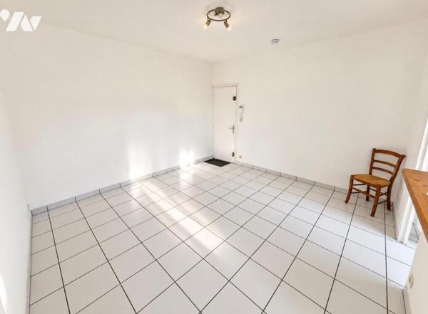 Studio - SAINT-SERVAN

Situé à SAINT-SERVAN, ce studio de 22 m² en rez-de-chaussée bénéficie ...
