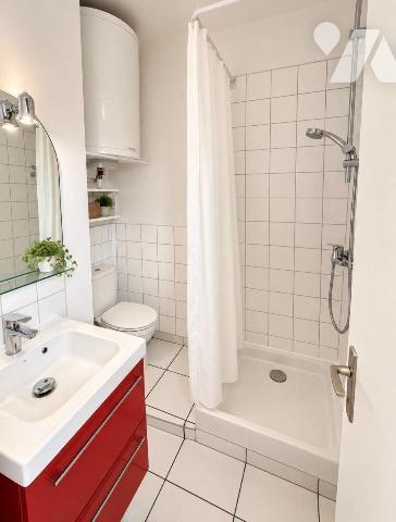 Studio - SAINT-SERVAN

Situé à SAINT-SERVAN, ce studio de 22 m² en rez-de-chaussée bénéficie ...