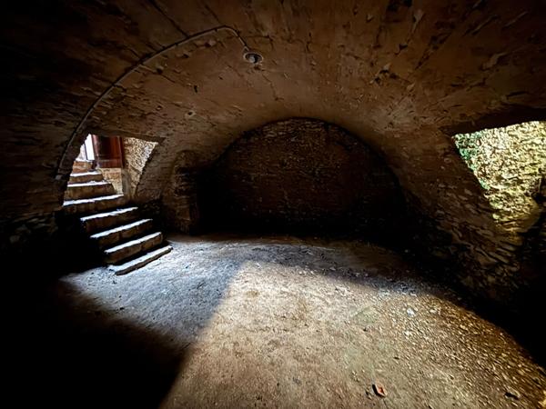 Propriété Ruffec 133m² habitable, terrain 23 785m², dépendances