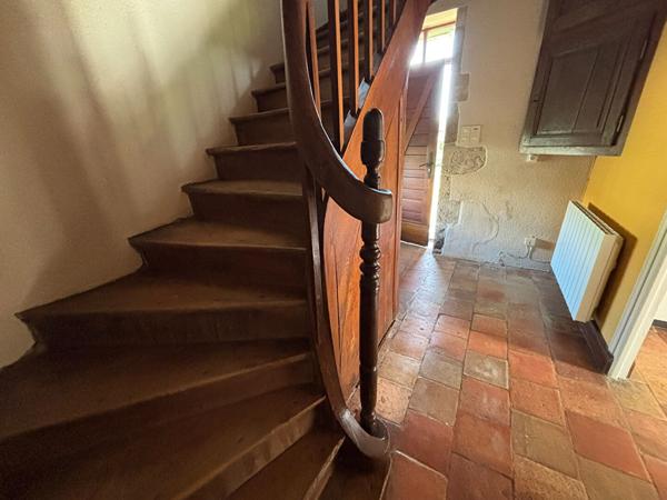 Propriété Ruffec 133m² habitable, terrain 23 785m², dépendances