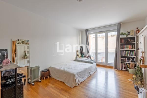 Appartement t2 - 48 m² - parking - beaux-arts