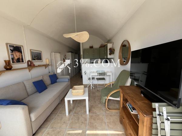 Studio
                                                                                                                                                                                                                                                                                                                        1 pièce(s)                                                                                                                                                                                                                                                                                                                              29.77  m²