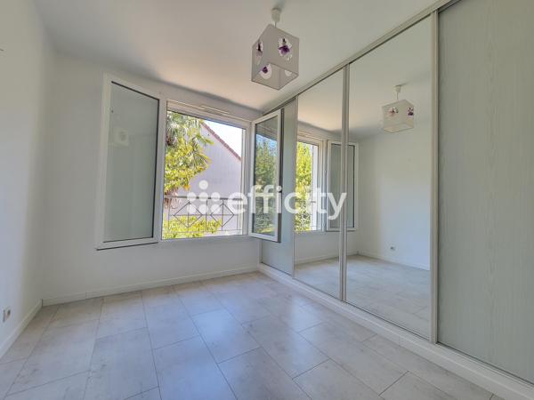 Maison
         8 pièces
        - 128 m² Exclusivité 949 000 € *