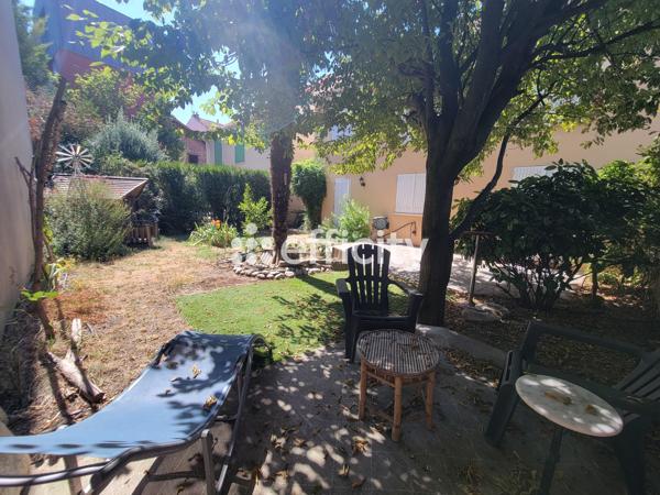 Maison
         8 pièces
        - 128 m² Exclusivité 949 000 € *