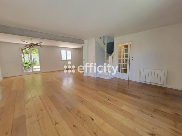 Maison
         8 pièces
        - 128 m² Exclusivité 949 000 € *