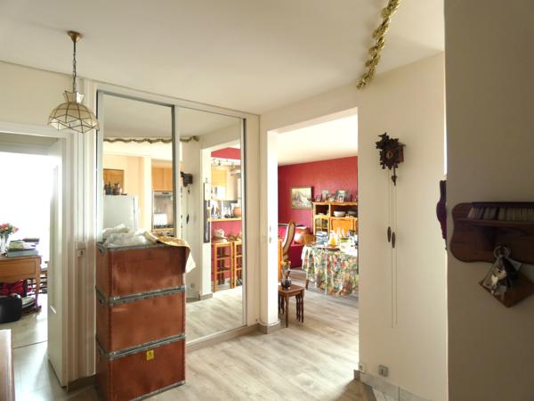 Appartement
         4 pièces
        - 90 m² 209 900 € *