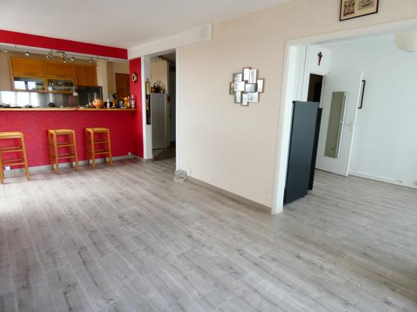 Appartement
         4 pièces
        - 90 m² 209 900 € *